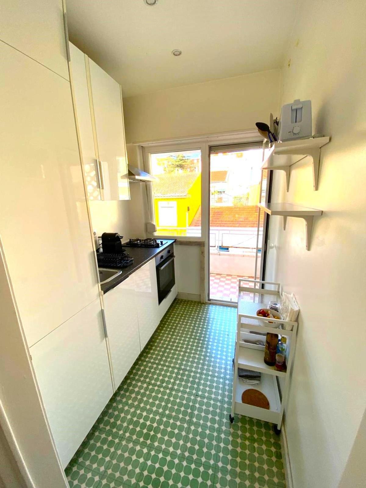 Sunny With A Balcony Apartment Lissabon